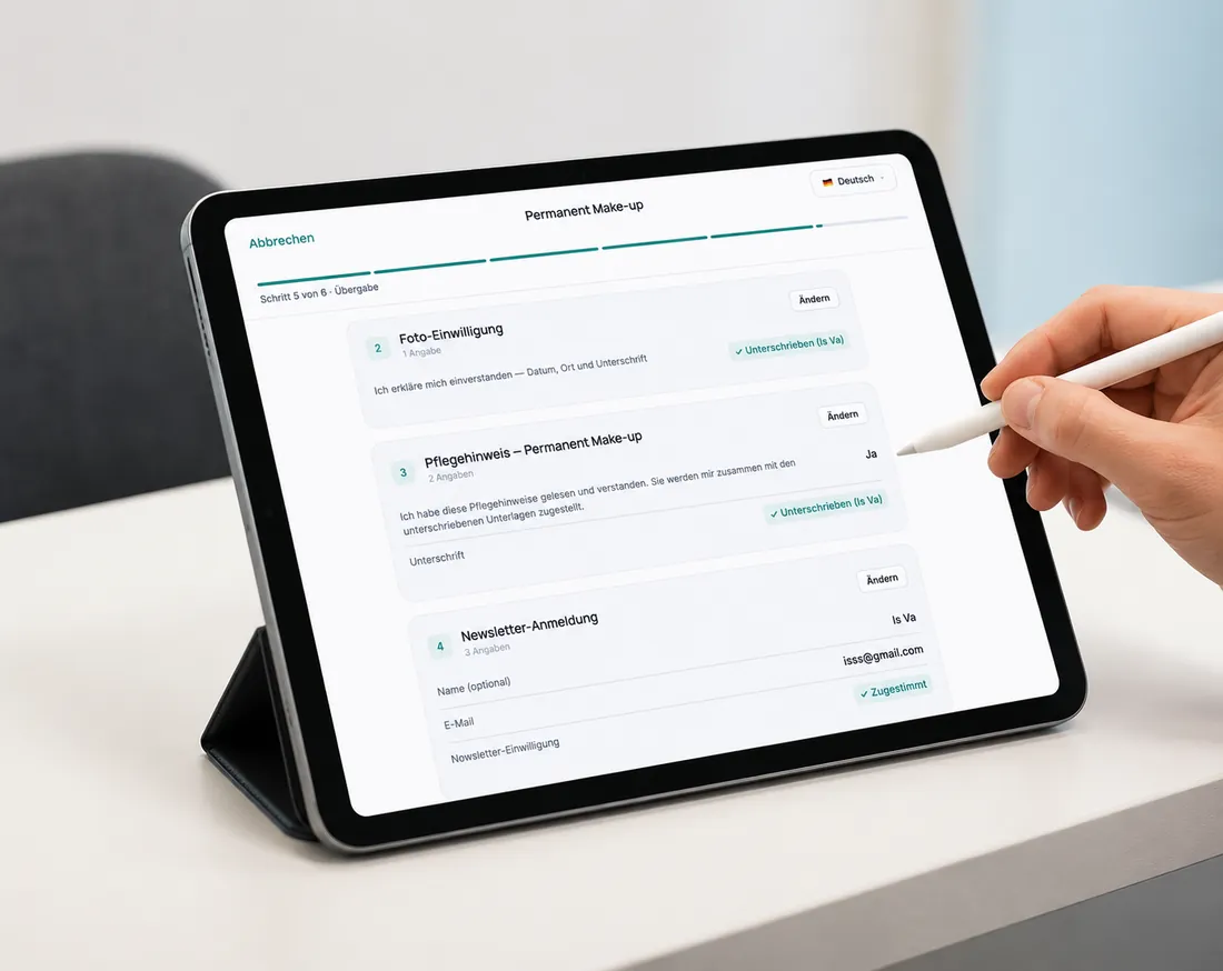 iPad im Ständer, Apple Pencil auf der Übersicht der unterschriebenen Erklärungen vor der Übergabe.